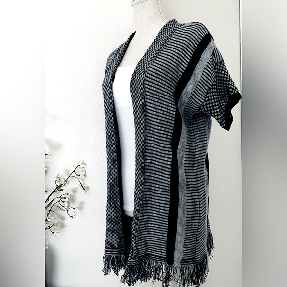 Open Striped Cardigan w/ Fringe Hem - NWT - Picture 6 of 13